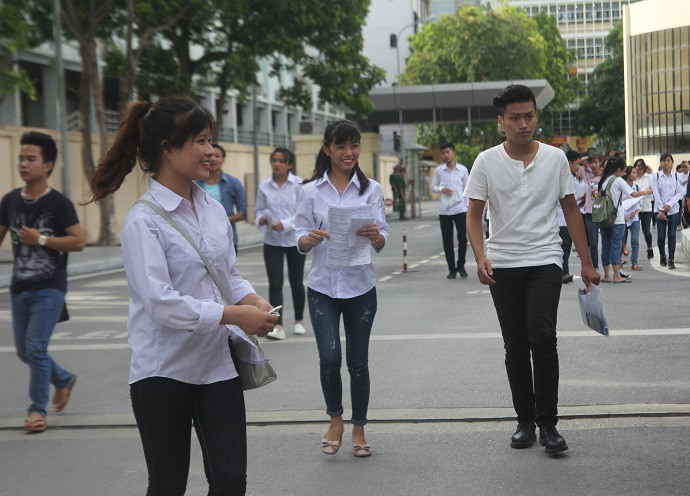 Phổ điểm Ngoại ngữ quá thấp, Bộ Giáo dục cho rằng không phải do đề thi ảnh 3 Phổ điểm Ngoại ngữ quá thấp, Bộ Giáo dục cho rằng không phải do đề thi ảnh 3