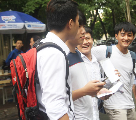 Thí sinh bắt đầu dự thi các môn năng khiếu cho kỳ tuyển sinh năm 2016 ảnh 1