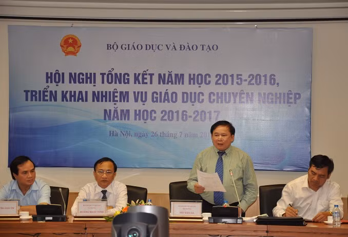 Cần đẩy mạnh công tác phân luồng, hướng nghiệp và đào tạo theo nhu cầu xã hội. Cần đẩy mạnh công tác phân luồng, hướng nghiệp và đào tạo theo nhu cầu xã hội.