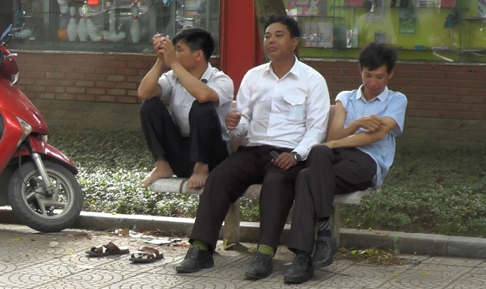 Bên cạnh con luôn có cha mẹ đồng hành ảnh 1 Bên cạnh con luôn có cha mẹ đồng hành ảnh 1