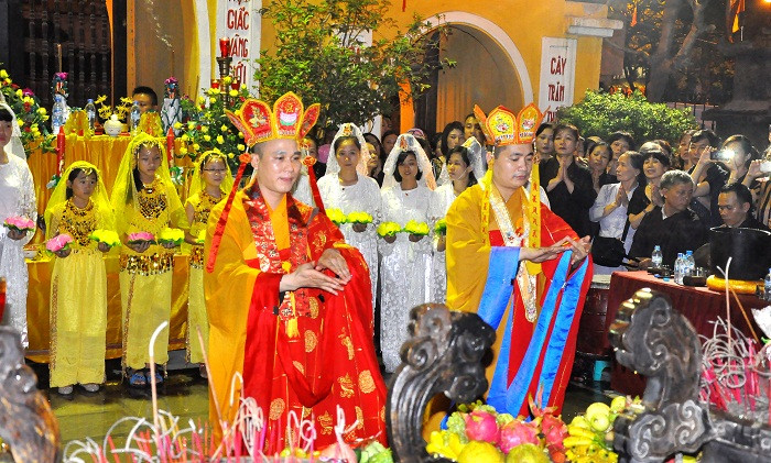 Làm lễ đàn Mông Sơn