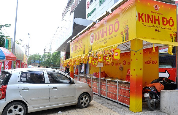 Quầy bánh trung thu tại siêu thị Mediamart (Hà Đông, Hà Nội).