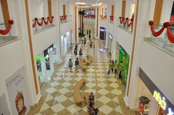 Các sảnh chính của Vincom Mega Mall Royal City được bố trí rất sang trọng và thân thiện. Các sảnh chính của Vincom Mega Mall Royal City được bố trí rất sang trọng và thân thiện.