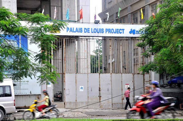 Theo thỏa thuận, dự án sẽ bàn giao căn hộ cho khách hàng vào quý II/2014, nhiều khách hàng và giới bất động sản đang chờ đợi lời cam kết này của chủ đầu tư thành hiện thực.