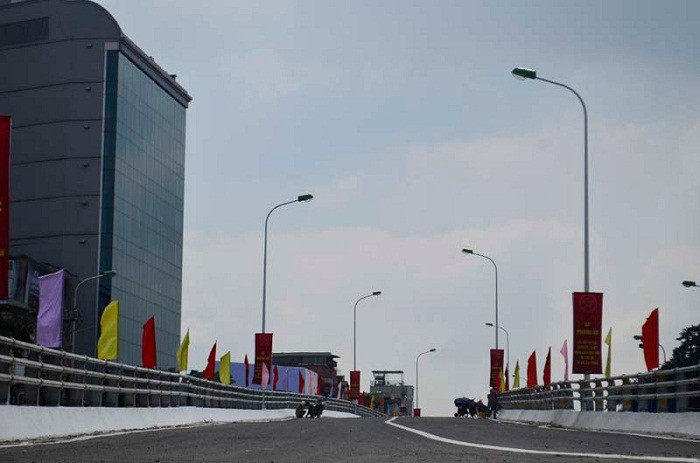 Hệ thống đèn điện đã hoàn thiện. Hệ thống đèn điện đã hoàn thiện.