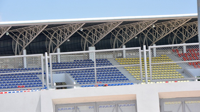 4.000 chỗ ngồi có mái che hiện đại 4.000 chỗ ngồi có mái che hiện đại