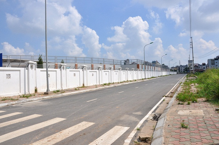 Đường xá xung quanh Trung tâm TDTT huyện Hoài Đức cũng rất khang trang Đường xá xung quanh Trung tâm TDTT huyện Hoài Đức cũng rất khang trang