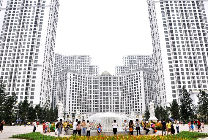 Vincom Mega Mall Royal City chính thức mở cửa ngày 26/7 vừa qua, nơi đây đã đón hàng vạn khách hàng tới mua sắm, vui chơi và tham quan mỗi ngày.