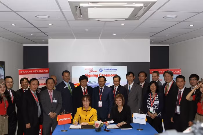 Tổng Giám đốc Vietjet ký hợp đồng mua động cơ với đại diện Công ty Pratt &amp; Whitney