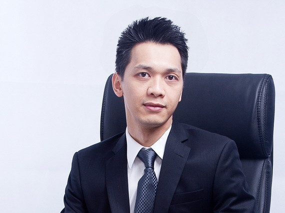 7. Ông Trần Hùng Huy – Tân chủ tịch ACB mất 138 tỷ đồng do bị ảnh hưởng bởi giá cổ phiếu ACB sụt giảm. Tài sản chứng khoán năm 2011 của ông Huy từ mã ACB là 566 tỷ đồng nay chỉ còn 428 tỷ đồng. 7. Ông Trần Hùng Huy – Tân chủ tịch ACB mất 138 tỷ đồng do bị ảnh hưởng bởi giá cổ phiếu ACB sụt giảm. Tài sản chứng khoán năm 2011 của ông Huy từ mã ACB là 566 tỷ đồng nay chỉ còn 428 tỷ đồng.