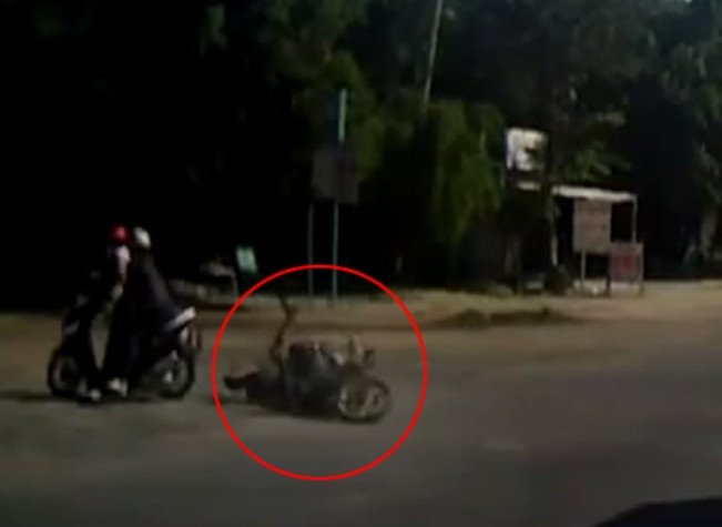 Ngã sõng xoài. Ngã sõng xoài.