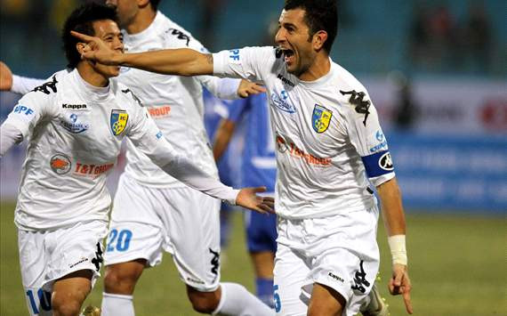 Hà Nội T&T lên ngôi đầu bảng ngoạn mục. Hà Nội T&T lên ngôi đầu bảng ngoạn mục.