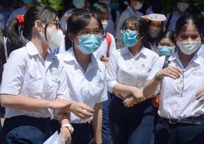 Có hàng trăm học sinh học lực giỏi, khá và có kết quả thi tốt, có nguyện vọng chính đáng vào học trường trung học phổ thông ở Quảng Bình nhưng không đủ điều kiện trúng tuyển. Ảnh: NP Có hàng trăm học sinh học lực giỏi, khá và có kết quả thi tốt, có nguyện vọng chính đáng vào học trường trung học phổ thông ở Quảng Bình nhưng không đủ điều kiện trúng tuyển. Ảnh: NP