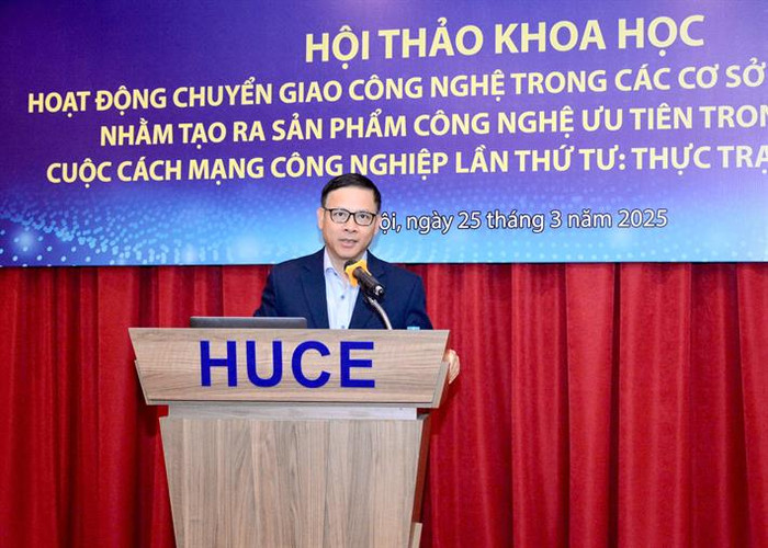 Phó Cục trưởng Cục Khoa học, Công nghệ và Thông tin Nguyễn Sơn Hải báo cáo tại hội thảo 2.jpg