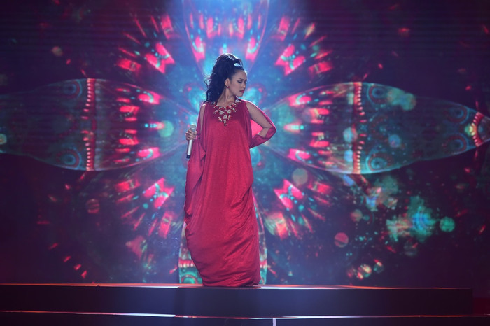 Phương Vy đã lựa chọn cho mình một ca khúc với tiết tấu rất nhanh, cực khó bắt nhịp mang tên “Conga”. Xuất hiện như một nữ thần mặt trời, những bước nhảy quyết rũ và giọng hát đầy cảm xúc của Phương Vy đã khiến ba giám khảo không thể ngớt lời khen.