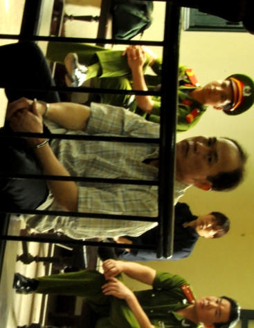 Bị cáo Trịnh Hùng Thắng trước vành móng ngựa