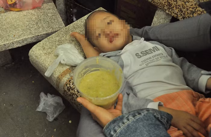 Cháu tên là Nguyễn Đàm Hồng Hạnh. Cháu sinh ngày 24/4/2007. Hiện cháu đang được cưu mang tại chùa Bồ Đề (quận Long Biên, Hà Nội).