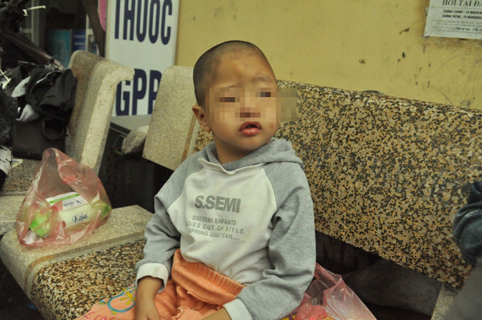 Cháu Nguyễn Đàm Hồng Hạnh tại bệnh viện Nhi trung ương ngày 10/4 Cháu Nguyễn Đàm Hồng Hạnh tại bệnh viện Nhi trung ương ngày 10/4