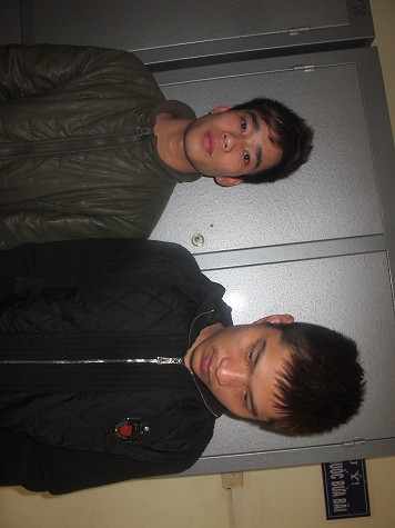 Hai đối tượng Vĩnh và Hiếu tại cơ quan công an