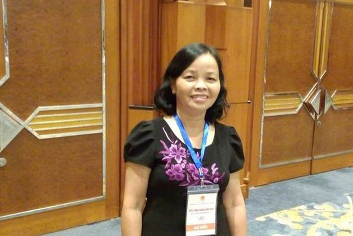 Cô giáo Vi Thị Mỹ, Hiệu trưởng Trường Tiểu học Cà Na, huyện Bảo Lâm, tỉnh Cao Bằng (ảnh Trinh Phúc).