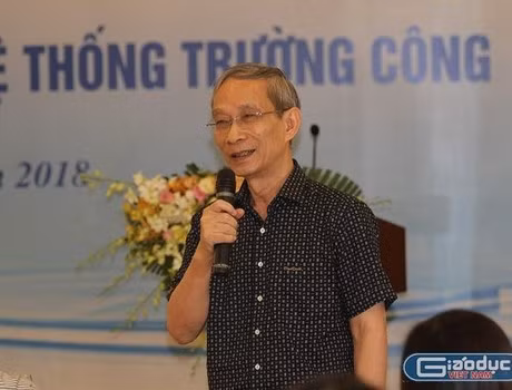 Thầy Nguyễn Xuân Khang, Hiệu trưởng Trường Marie Curie (Hà Nội) ảnh nguồn giaoduc.net.vn. Thầy Nguyễn Xuân Khang, Hiệu trưởng Trường Marie Curie (Hà Nội) ảnh nguồn giaoduc.net.vn.