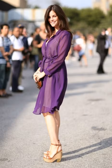 Chiếc váy tím điệu đà trong nắng cuối hè.