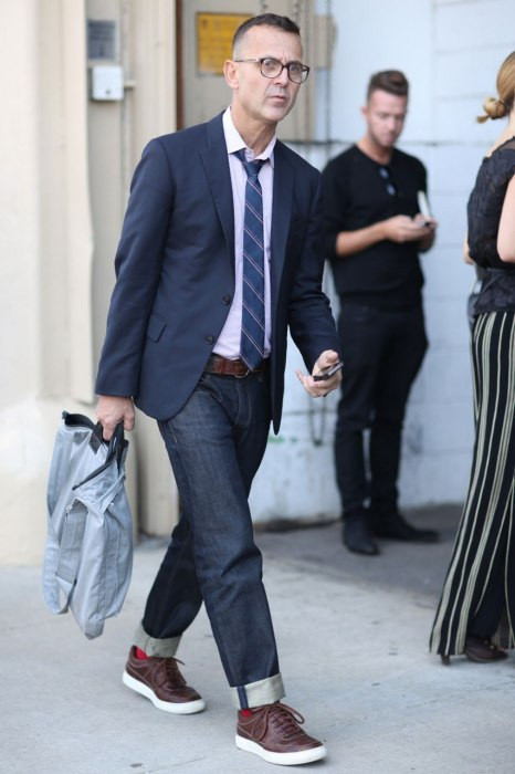 Cách kết hợp vest - jeans được cả lứa tuổi trung niên ưa chuộng. Cách kết hợp vest - jeans được cả lứa tuổi trung niên ưa chuộng.