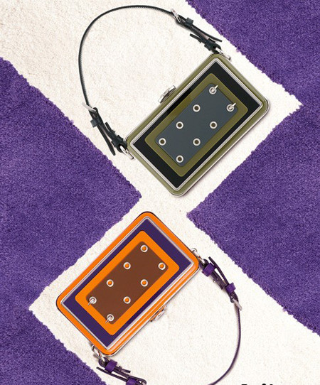 Kiểu ví xách tay nhẹ nhàng cho bạn gái dạo phố. Kiểu ví xách tay nhẹ nhàng cho bạn gái dạo phố.