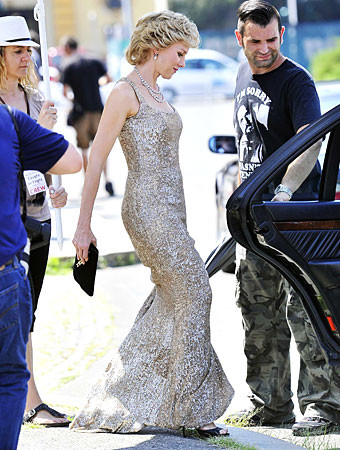 Cuối cùng là tạo hình của Nicole Kidman trong vai Công chúa xứ Monaco – sau này thường được gọi là Công nương Diana trong bộ phim kể về hai năm cuối đời của bà. Cuối cùng là tạo hình của Nicole Kidman trong vai Công chúa xứ Monaco – sau này thường được gọi là Công nương Diana trong bộ phim kể về hai năm cuối đời của bà.