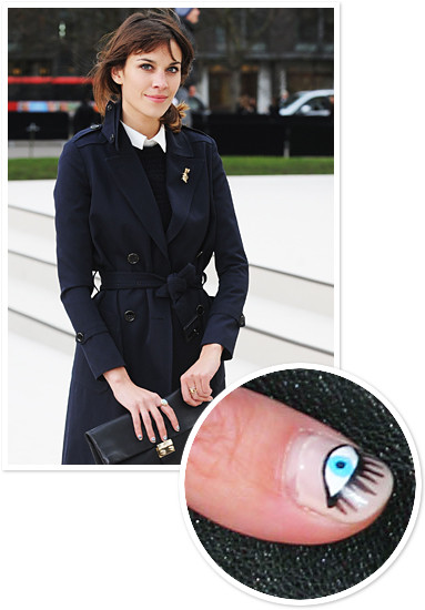 "Chớp chớp"... "Chớp chớp"...