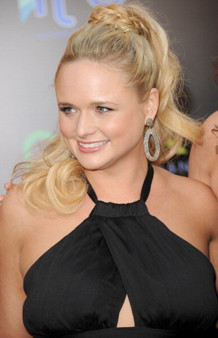 Tóc đuôi ngựa kết hợp với kiểu tết tóc cầu kì Tóc đuôi ngựa kết hợp với kiểu tết tóc cầu kì