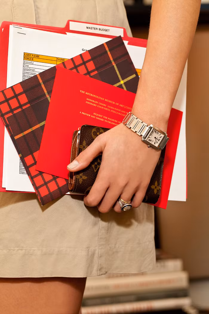 Là một người tổ chức sự kiện, cô luôn phải di chuyển liên tục, chính vì thế chiếc đồng hồ đeo tay là một vật quan trọng đối với cô.