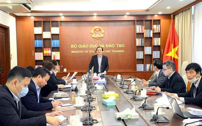 Bộ trưởng Phùng Xuân Nhạ chù trì cuộc họp (ảnh: Bộ Giáo dục và Đào tạo) Bộ trưởng Phùng Xuân Nhạ chù trì cuộc họp (ảnh: Bộ Giáo dục và Đào tạo)