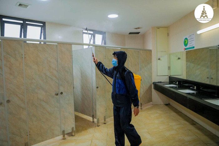 Khử khuẩn làm sạch nhà vệ sinh Khử khuẩn làm sạch nhà vệ sinh