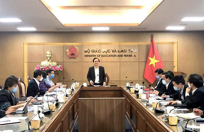 Bộ trưởng Phùng Xuân Nhạ chủ trì cuộc họp Ban chỉ đạo phòng, chống dịch Covid-19 Bộ giáo dục và Đào tạo ngày 19/2 (ảnh: Bộ Giáo dục và Đào tạo) Bộ trưởng Phùng Xuân Nhạ chủ trì cuộc họp Ban chỉ đạo phòng, chống dịch Covid-19 Bộ giáo dục và Đào tạo ngày 19/2 (ảnh: Bộ Giáo dục và Đào tạo)