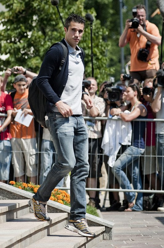 Tiền đạo Robin van Persie, anh có 1 bàn thắng tại vòng chung kết EURO Tiền đạo Robin van Persie, anh có 1 bàn thắng tại vòng chung kết EURO