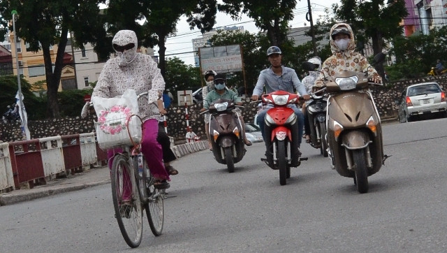 Nếu mặc như thế này ra đường thì rất khó có thể nhận dạng đó là ai.