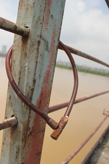 Chiếc khóa dây này đã từ khá lâu Chiếc khóa dây này đã từ khá lâu