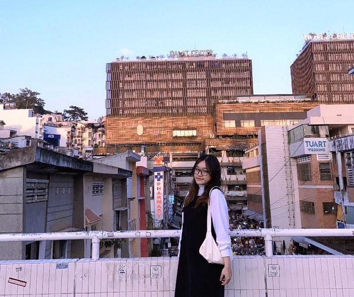 Phương Chi cho rằng các bạn học sinh Trung học phổ thông đứng trước lựa chọn nghề nghiệp tương lai hãy mạnh dạn chọn ngành mình yêu thích. Ảnh: NVCC Phương Chi cho rằng các bạn học sinh Trung học phổ thông đứng trước lựa chọn nghề nghiệp tương lai hãy mạnh dạn chọn ngành mình yêu thích. Ảnh: NVCC