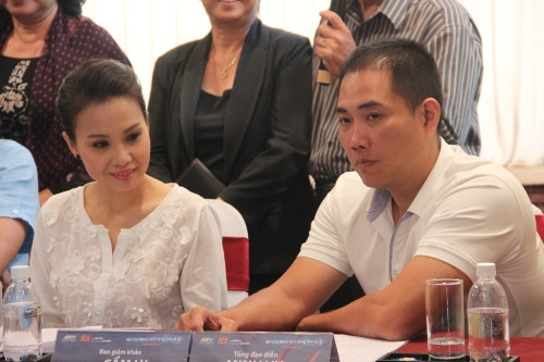 Cặp đôi giám khảo Cẩm Ly - Minh Vy. Cặp đôi giám khảo Cẩm Ly - Minh Vy.