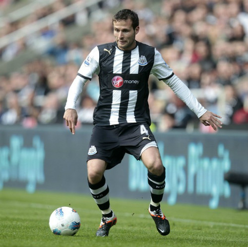 Yohan Cabaye (Chuyển tới Newcastle từ Lille với giá 4.3 triệu bảng): Ngôi sao người Pháp gốc Việt tỏa sáng rực rỡ trong màu áo Newcastle trong vai trò dẫn dắt lối chơi. Yohan Cabaye (Chuyển tới Newcastle từ Lille với giá 4.3 triệu bảng): Ngôi sao người Pháp gốc Việt tỏa sáng rực rỡ trong màu áo Newcastle trong vai trò dẫn dắt lối chơi.
