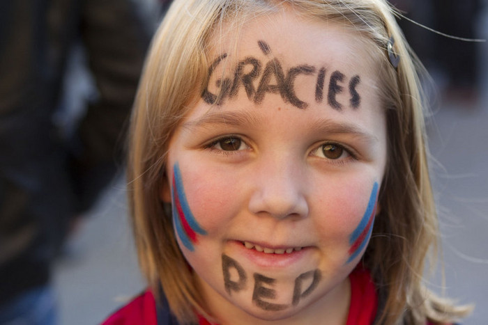 Các em nhỏ cũng coi Guardiola như một thần tượng.