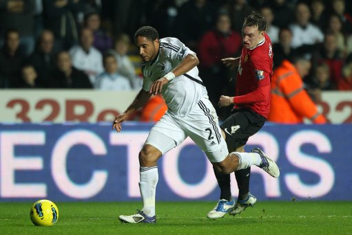 Ashley Williams (Swansea City): Trung vệ đội tuyển xứ Wales là một điểm sáng đáng chú ý của CLB Swansea City năm nay.