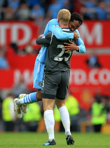 Joleon Lescott (Man City): Anh chính là một trong những nhân tố quan trọng giúp Man City thi đấu cực kỳ chắc chắn trước cầu môn của Joe Hart trong thời gian qua.