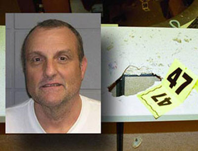 Phần tử White Supremacist Dennis Mahon.