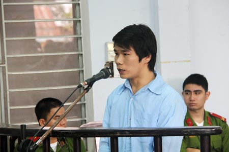 Lĩnh trong phiên xử sơ thẩm. Lĩnh trong phiên xử sơ thẩm.