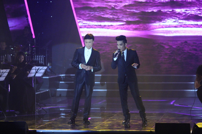 Chia sẻ về nhân vật chính của liveshow, Tuấn Ngọc ví Quang Hà là “Mộ dung cô tô” của âm nhạc, vì anh có thể biến hóa và trình diễn được nhiều thể loại âm nhạc khác nhau.