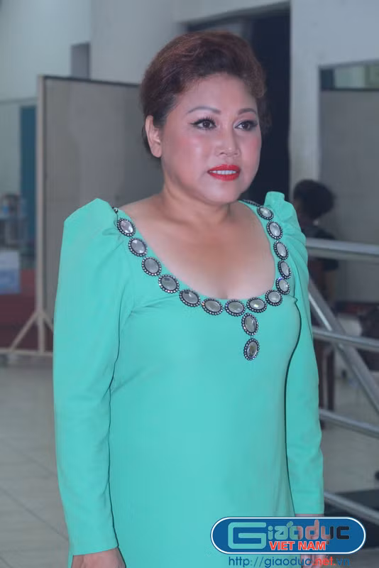 Thân hình "mi nhon" của nàng "họa mi núi rừng".