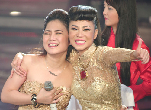 Thầy trò Thu Minh - Hương Tràm vỡ òa hạnh phúc trong niềm vui chiến thắng Thầy trò Thu Minh - Hương Tràm vỡ òa hạnh phúc trong niềm vui chiến thắng