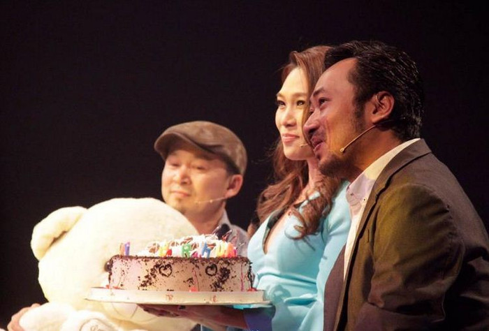 nhưng giám khảo Mỹ Tâm vẫn rất xúc động khi đón nhận sự quan tâm của thí sinh và chương trình nhưng giám khảo Mỹ Tâm vẫn rất xúc động khi đón nhận sự quan tâm của thí sinh và chương trình